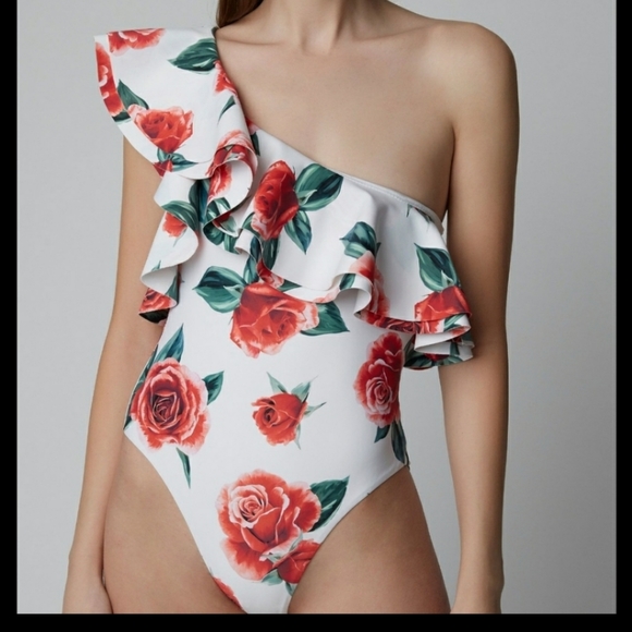 WeWoreWhat Stella One Piece - Picture 4 of 13